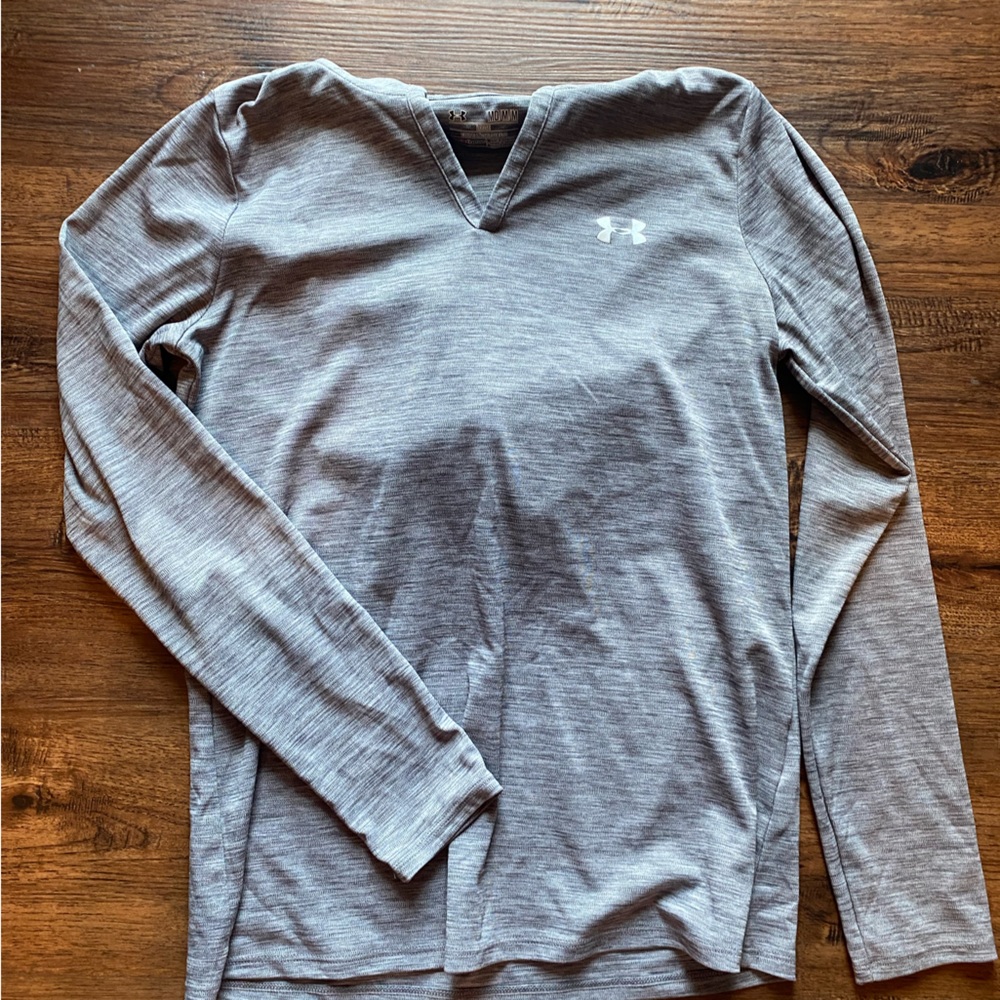 Under Armour Heather gray pullover with hood
